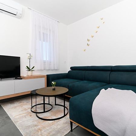 Apartment Laura, Free Parking, Balcony, 4 Ppl 特罗吉尔 外观 照片