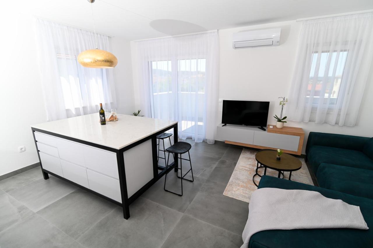Apartment Laura, Free Parking, Balcony, 4 Ppl 特罗吉尔 外观 照片