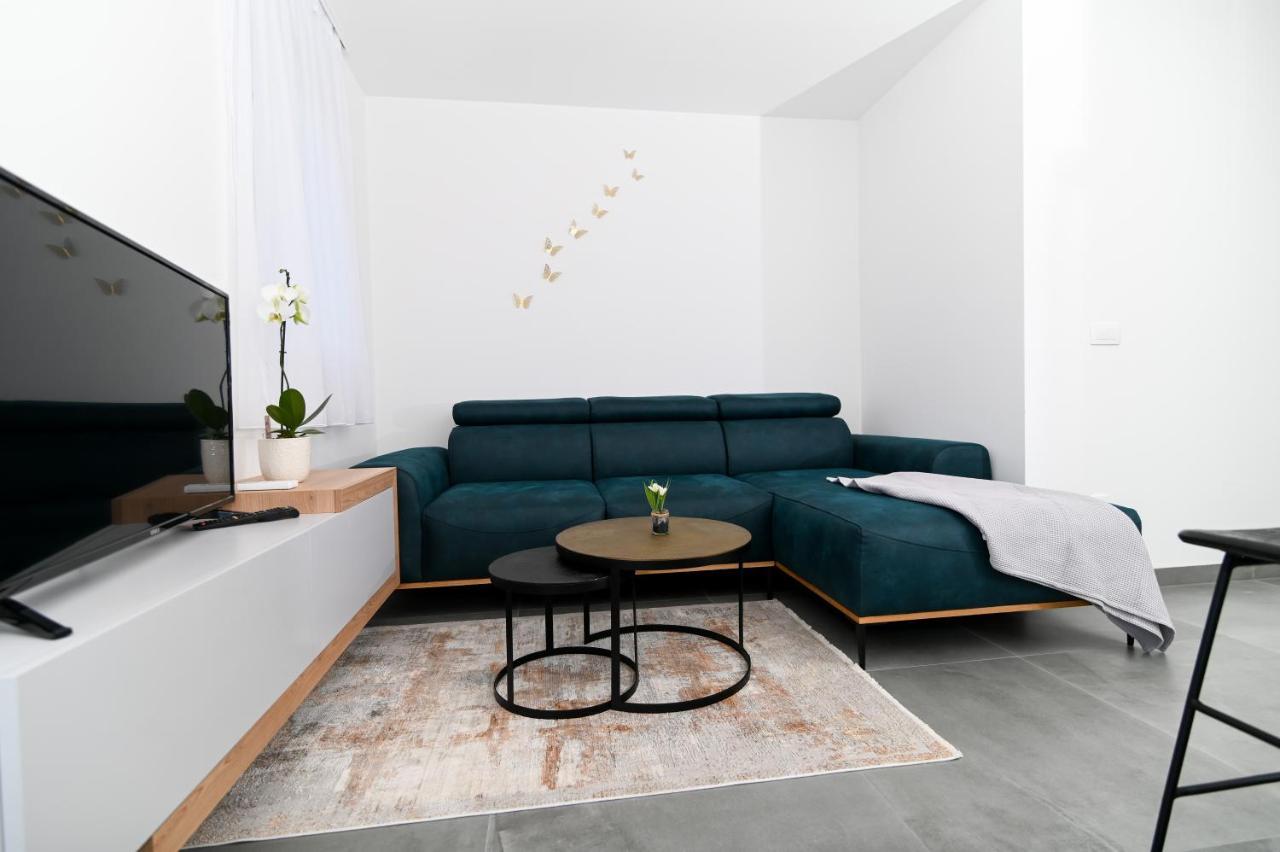 Apartment Laura, Free Parking, Balcony, 4 Ppl 特罗吉尔 外观 照片